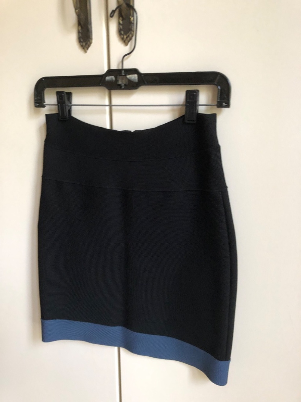 HERVE LEGER MINI SKIRT SIZE SMALL